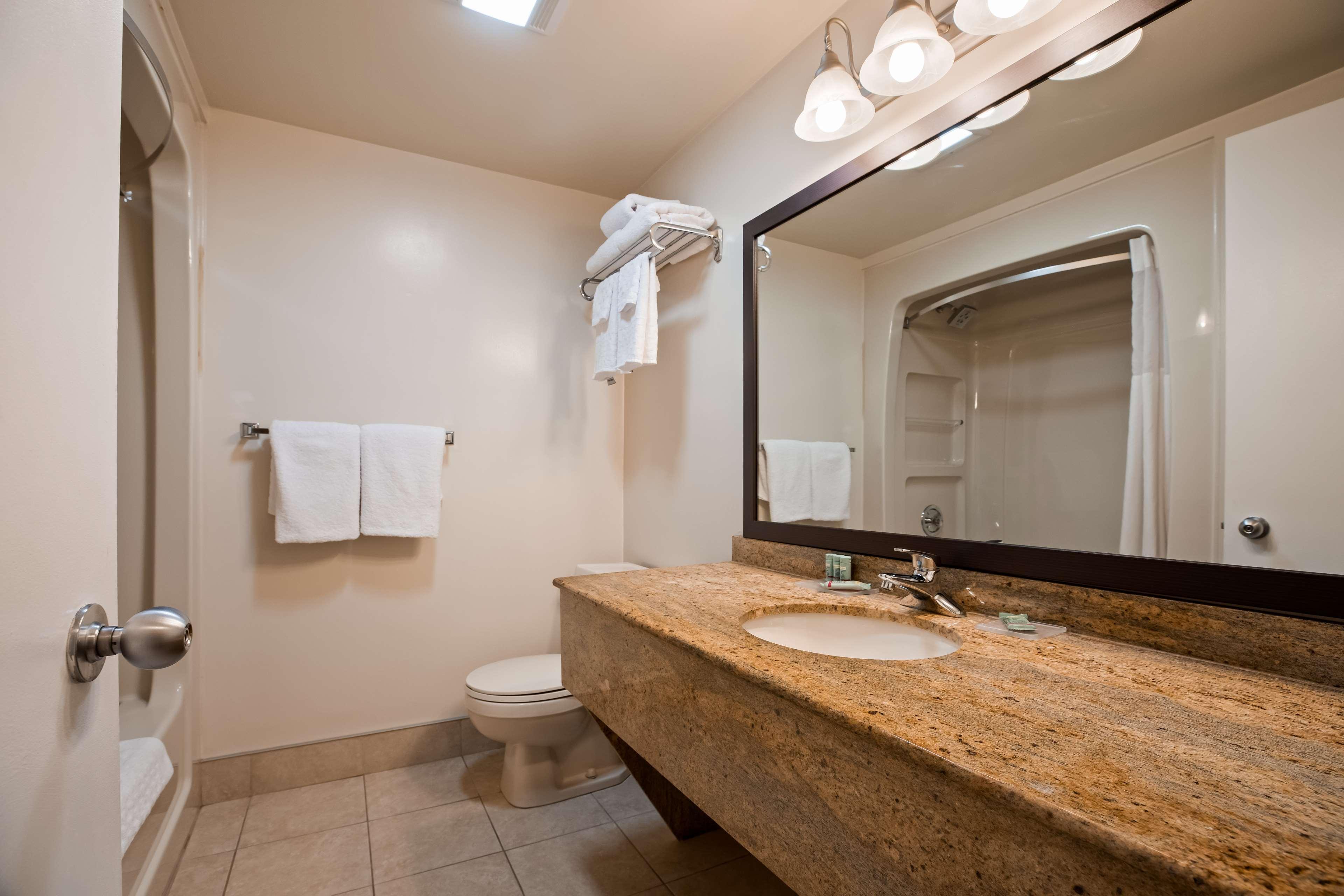 Best Western Smiths Falls Hotel Exterior photo