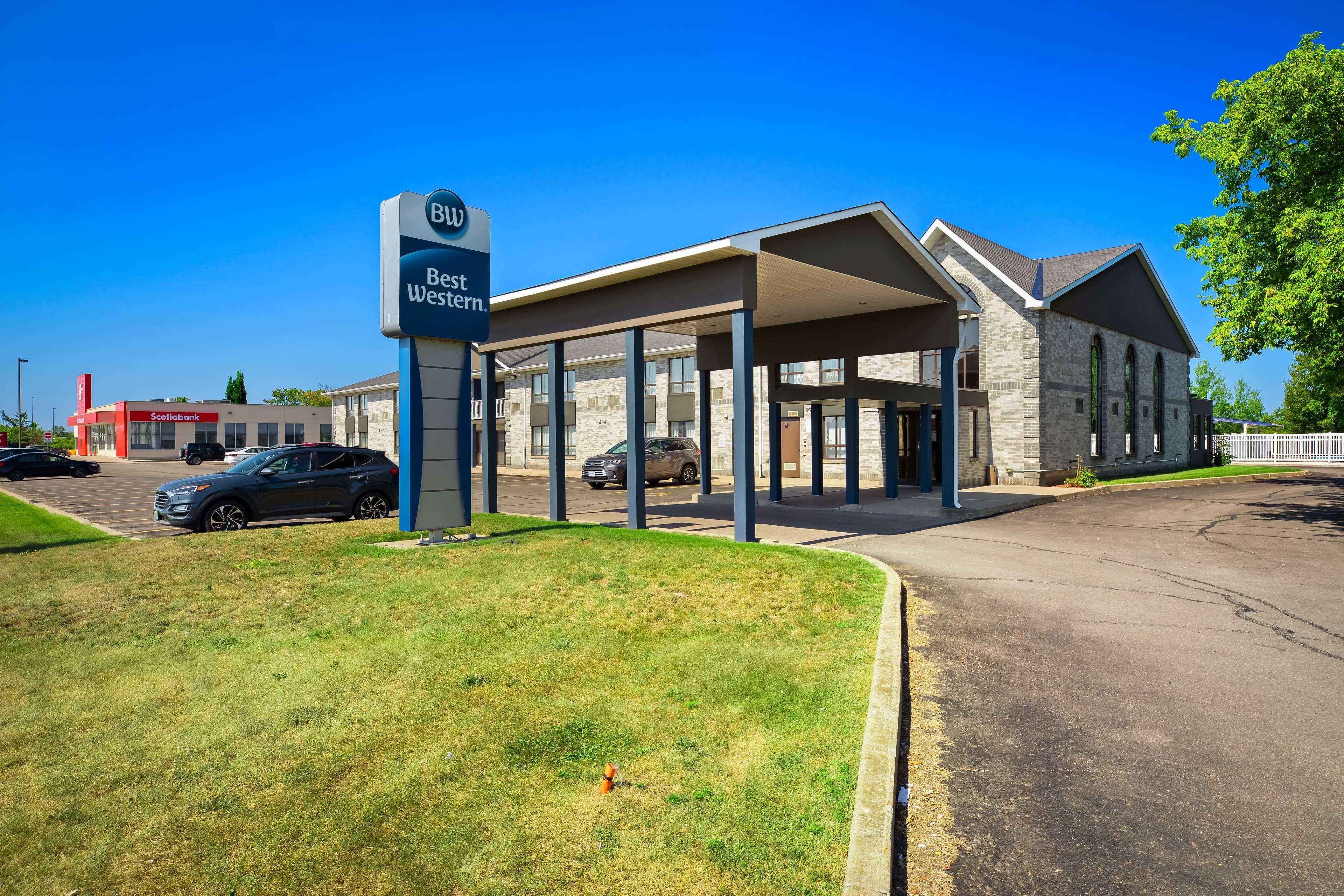 Best Western Smiths Falls Hotel Exterior photo