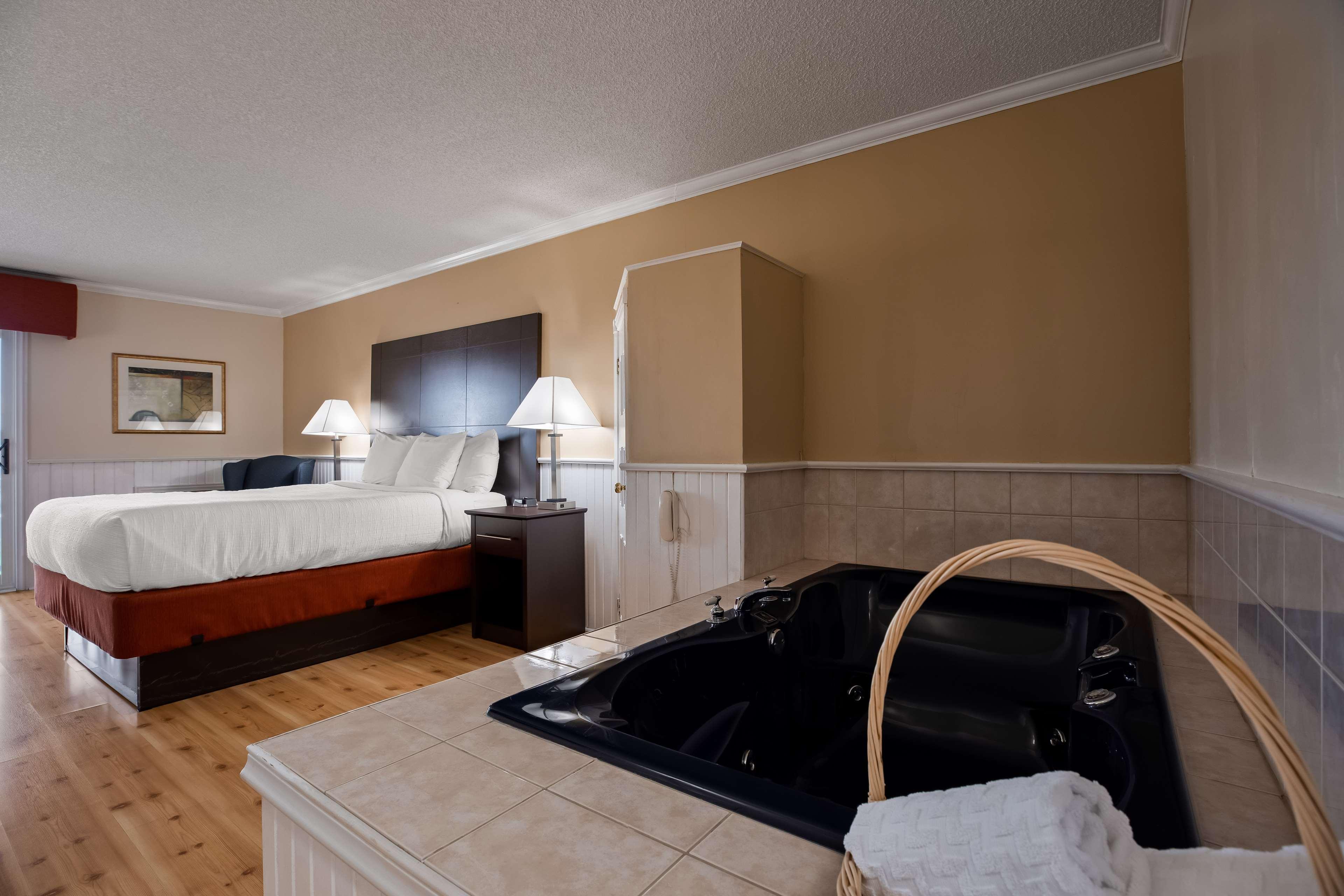 Best Western Smiths Falls Hotel Exterior photo