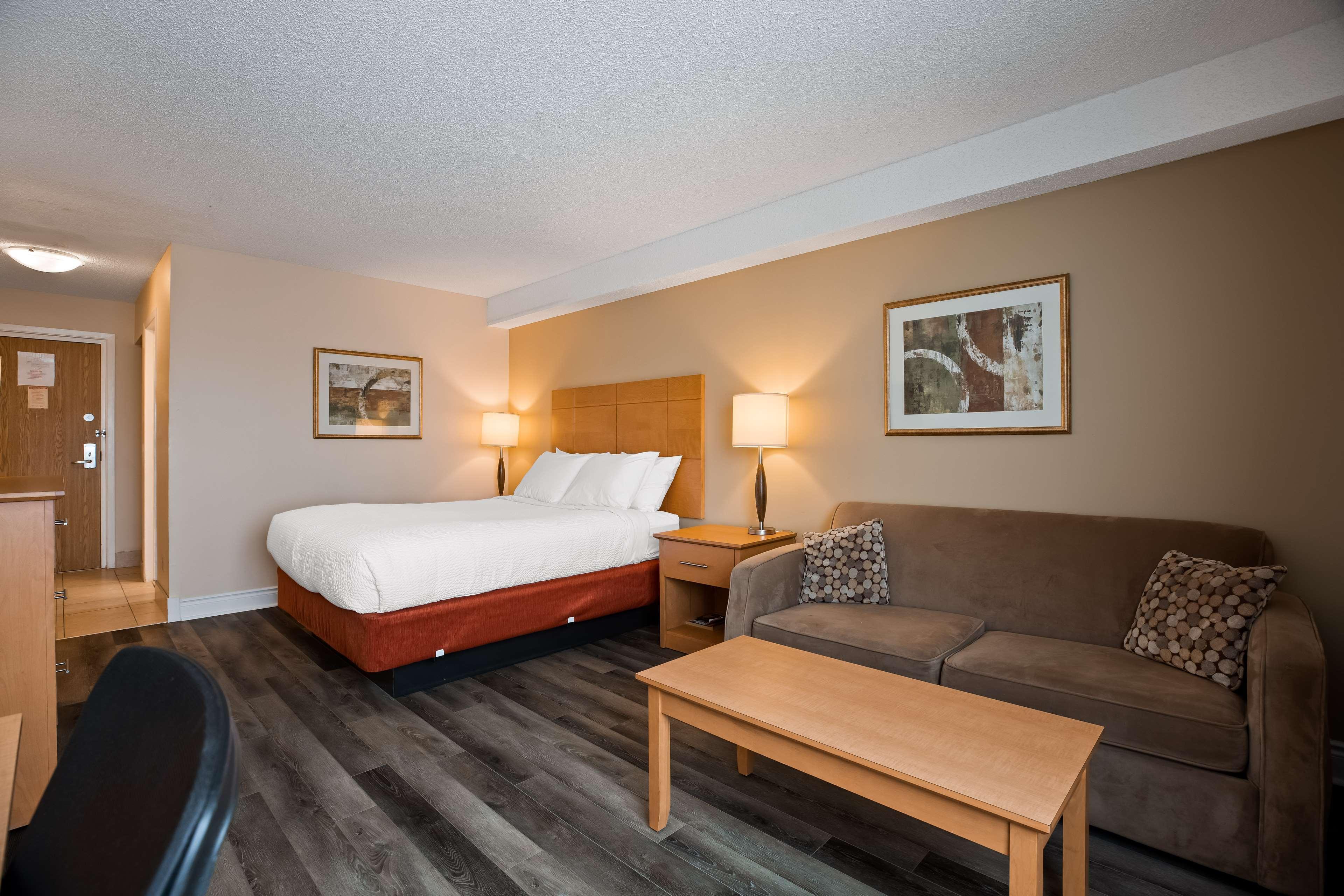 Best Western Smiths Falls Hotel Exterior photo
